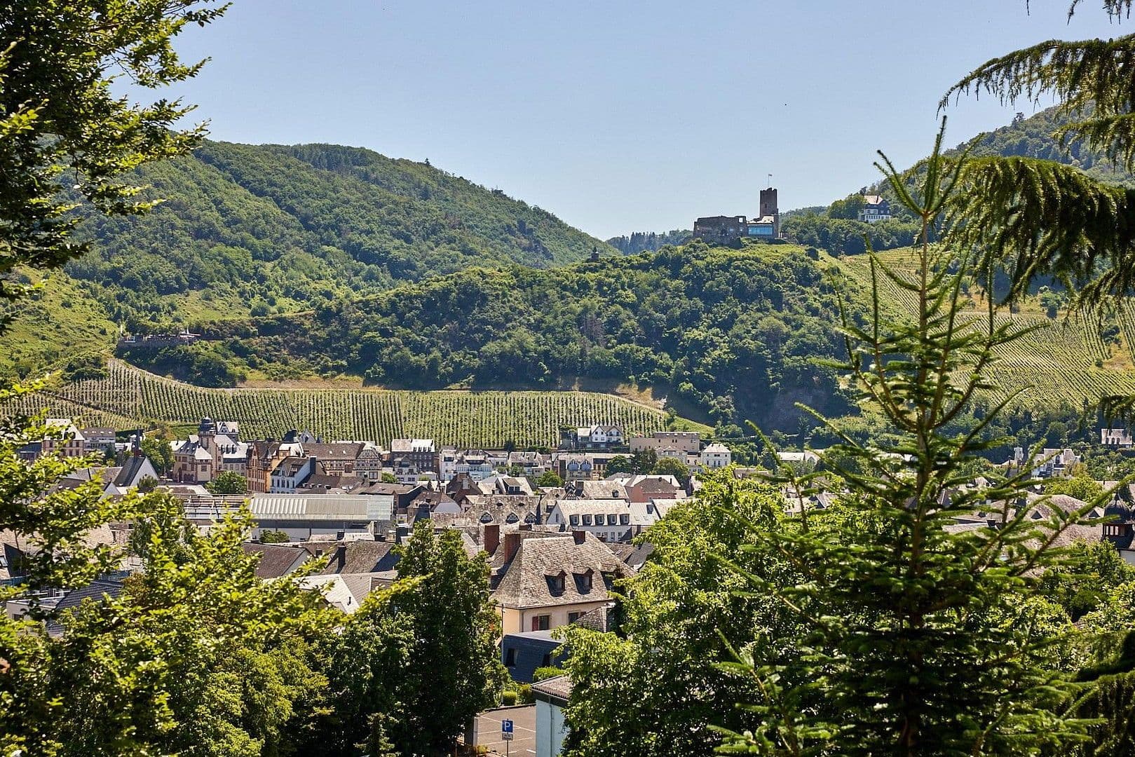 Prodej domu 316 m², pozemek 1.442 m², Bernkastel-Kues, Porýní-Falc Prodej domu 316 m², pozemek 1.442 m², Bernkastel-Kues, Porýní-Falc