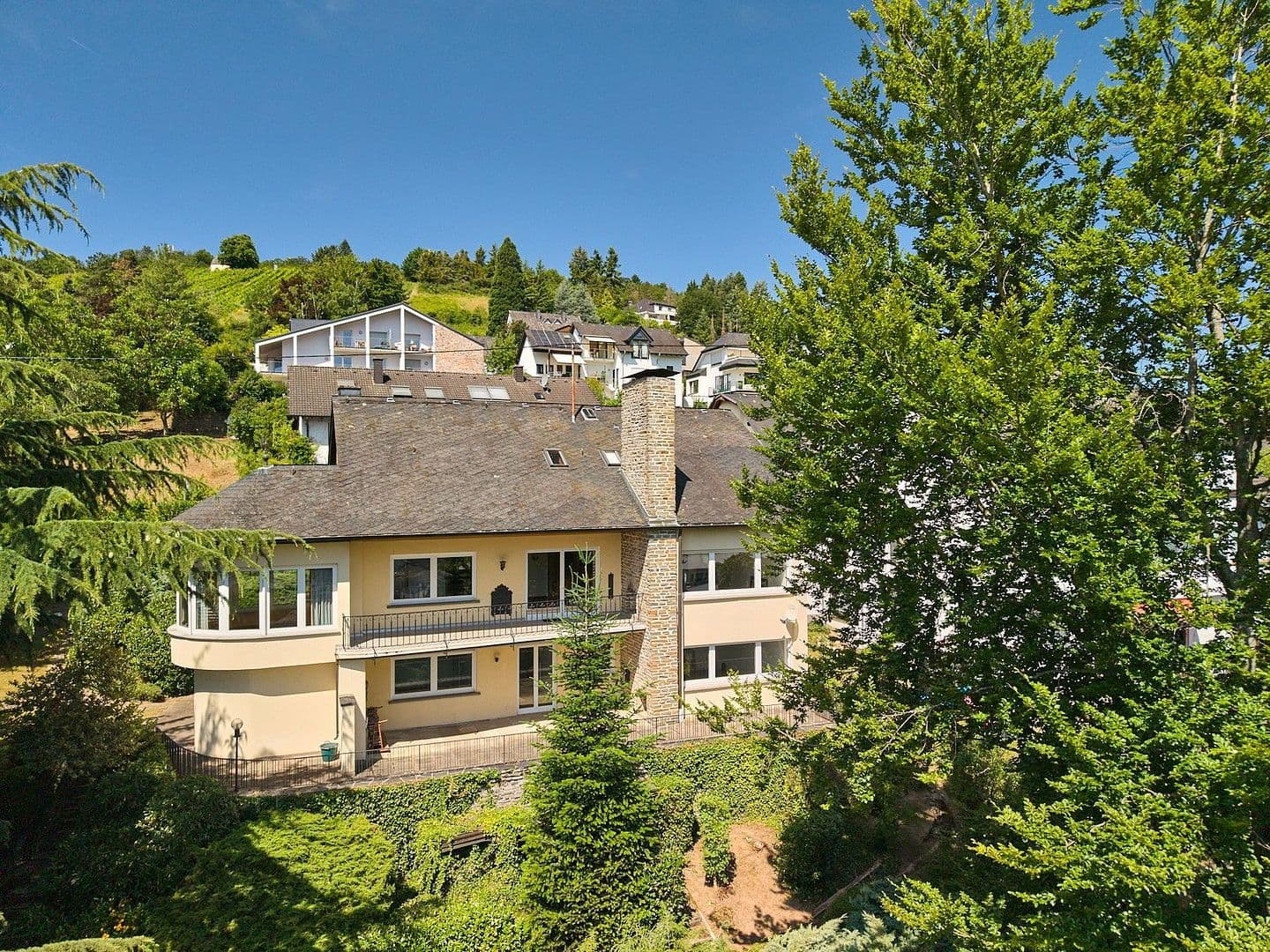 Prodej domu 316 m², pozemek 1.442 m², Bernkastel-Kues, Porýní-Falc Prodej domu 316 m², pozemek 1.442 m², Bernkastel-Kues, Porýní-Falc