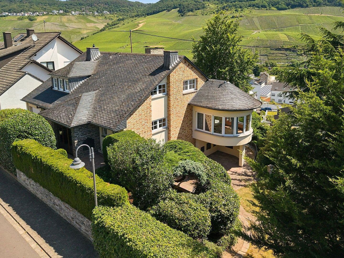 Prodej domu 316 m², pozemek 1.442 m², Bernkastel-Kues, Porýní-Falc Prodej domu 316 m², pozemek 1.442 m², Bernkastel-Kues, Porýní-Falc