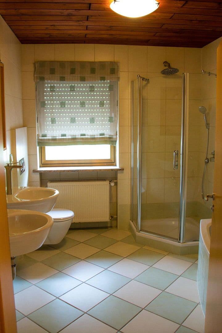 Prodej domu 302 m², pozemek 1.180 m², Nittendorf, Bavorsko Prodej domu 302 m², pozemek 1.180 m², Nittendorf, Bavorsko