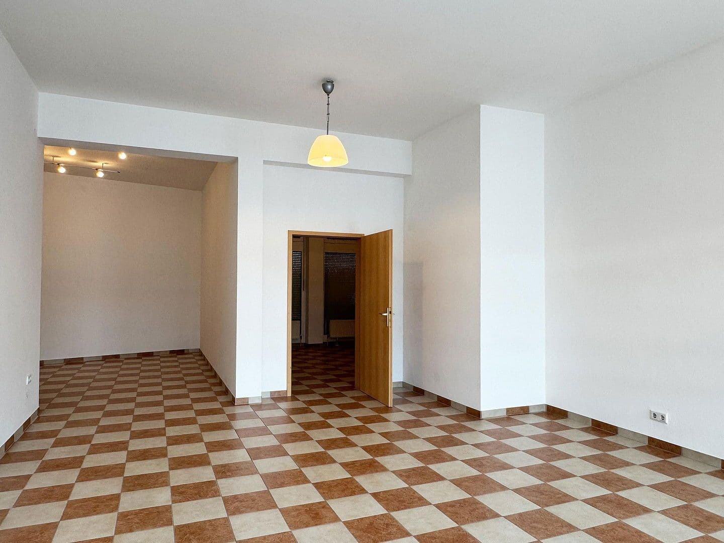 Pronájem nebytového prostoru 76 m², Weiserstraße 28, Salzburg, Salcbursko Pronájem nebytového prostoru 76 m², Weiserstraße 28, Salzburg, Salcbursko