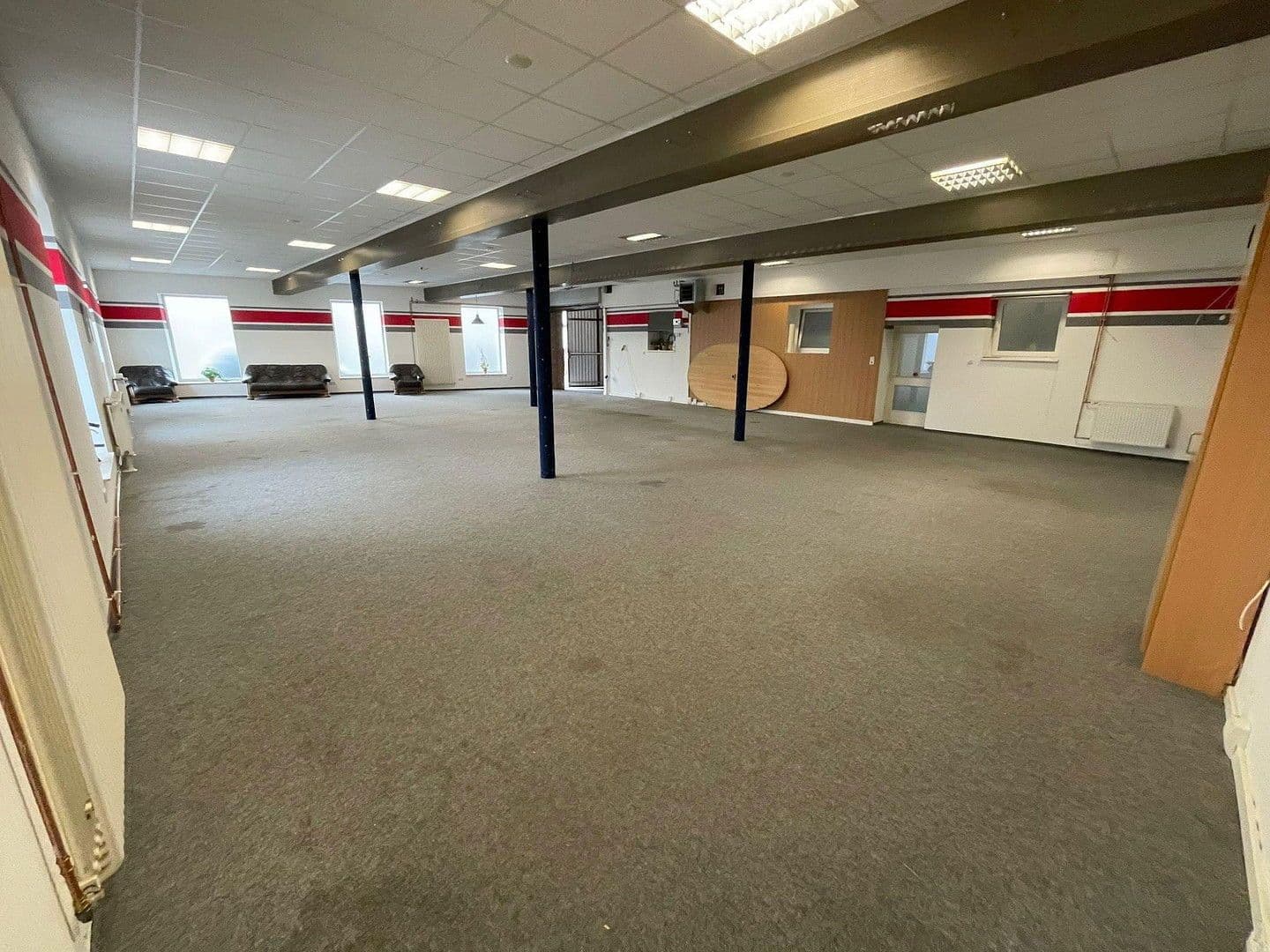 Pronájem nebytového prostoru 181 m², Gudensberg, Hessen Pronájem nebytového prostoru 181 m², Gudensberg, Hessen