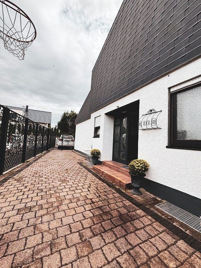 Prodej domu 297 m², pozemek 720 m², Am Mühlhebel 9, Weilerbach, Porýní-Falc Prodej domu 297 m², pozemek 720 m², Am Mühlhebel 9, Weilerbach, Porýní-Falc