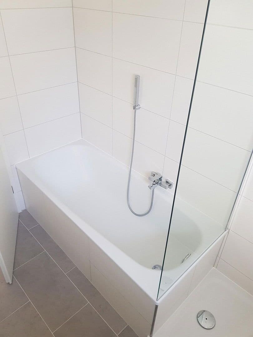 Pronájem bytu 4+kk 126 m², Weingarten, Bádensko-Württembersko Pronájem bytu 4+kk 126 m², Weingarten, Bádensko-Württembersko