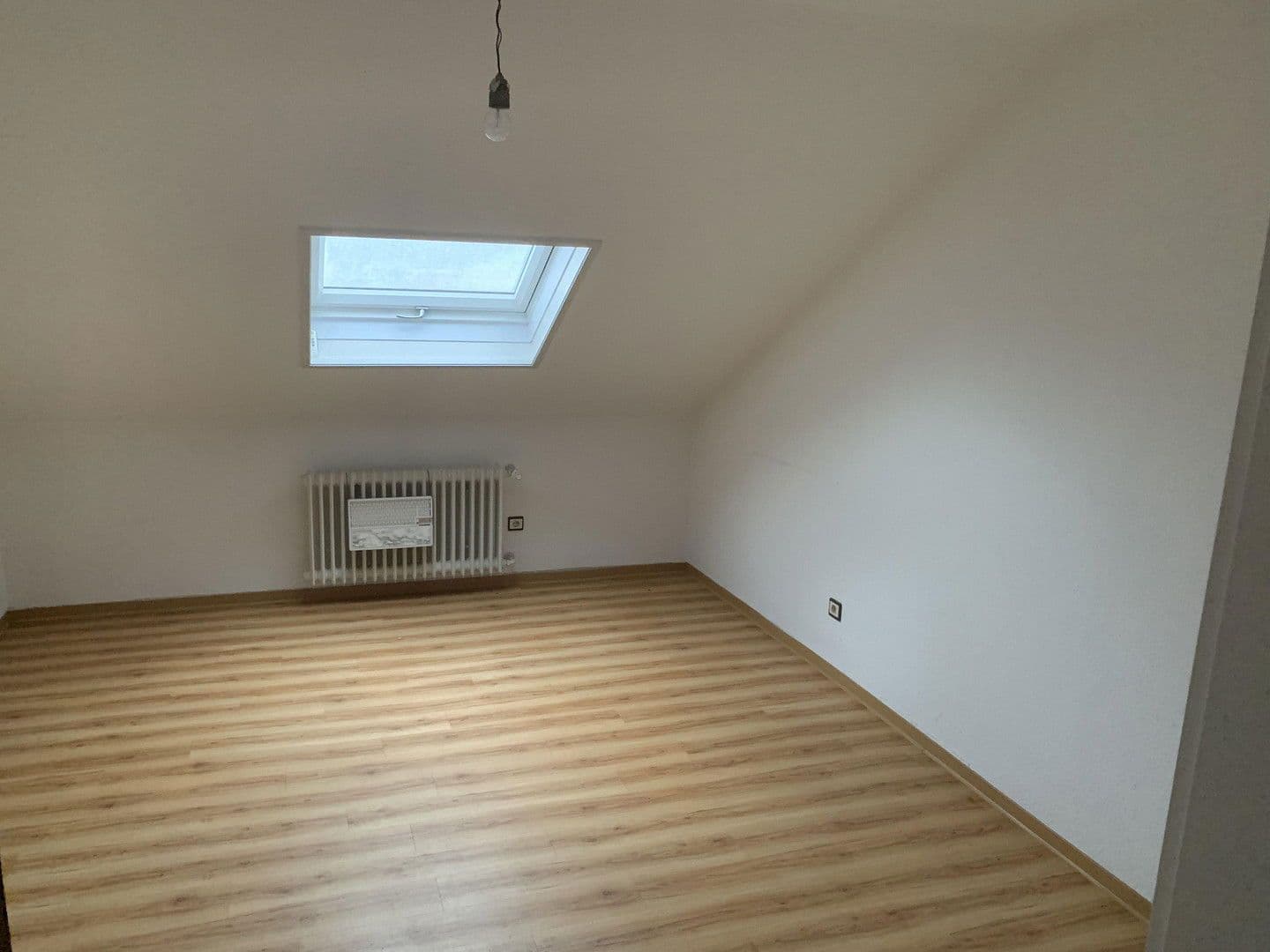Pronájem bytu 3+kk 84 m², Pforzheim, Bádensko-Württembersko Pronájem bytu 3+kk 84 m², Pforzheim, Bádensko-Württembersko