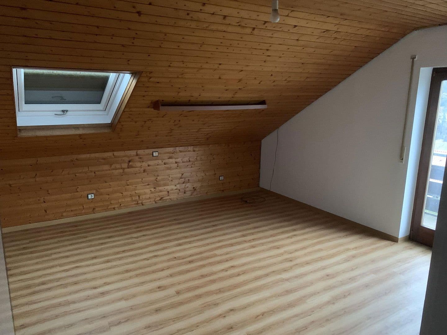 Pronájem bytu 3+kk 84 m², Pforzheim, Bádensko-Württembersko Pronájem bytu 3+kk 84 m², Pforzheim, Bádensko-Württembersko