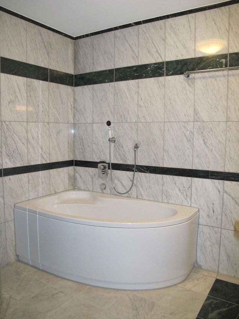 Pronájem bytu 3+1 90 m², Hemer, Severní Porýní-Vestfálsko Pronájem bytu 3+1 90 m², Hemer, Severní Porýní-Vestfálsko