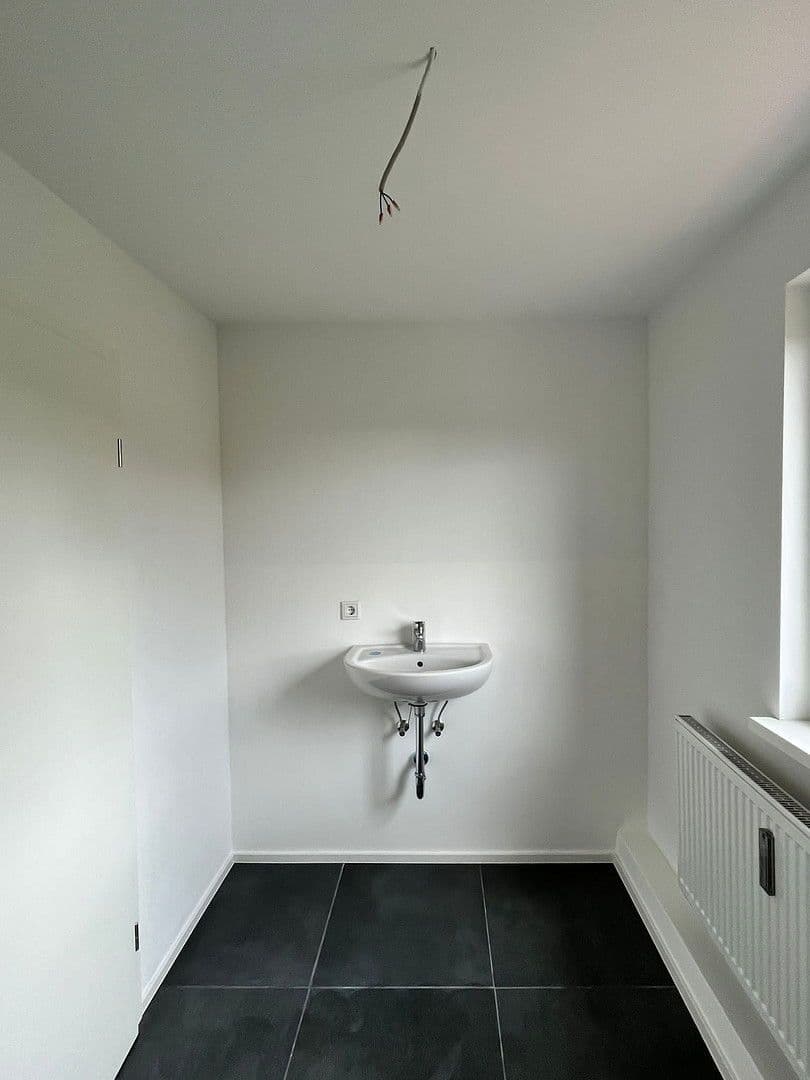 Pronájem bytu 2+1 41 m², Alte Holzhausener Straße 8, Leipzig, Sasko Pronájem bytu 2+1 41 m², Alte Holzhausener Straße 8, Leipzig, Sasko