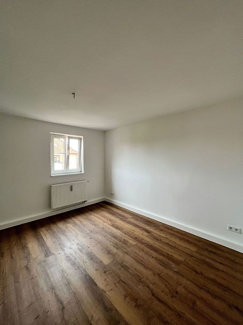 Pronájem bytu 2+1 41 m², Alte Holzhausener Straße 8, Leipzig, Sasko Pronájem bytu 2+1 41 m², Alte Holzhausener Straße 8, Leipzig, Sasko
