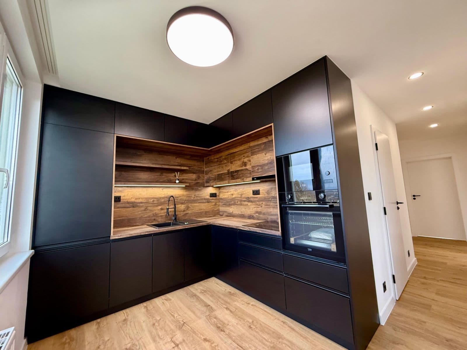 Prodej bytu 4+1 77 m², Modenská, Karlovy Vary, Karlovarský kraj Prodej bytu 4+1 77 m², Modenská, Karlovy Vary, Karlovarský kraj