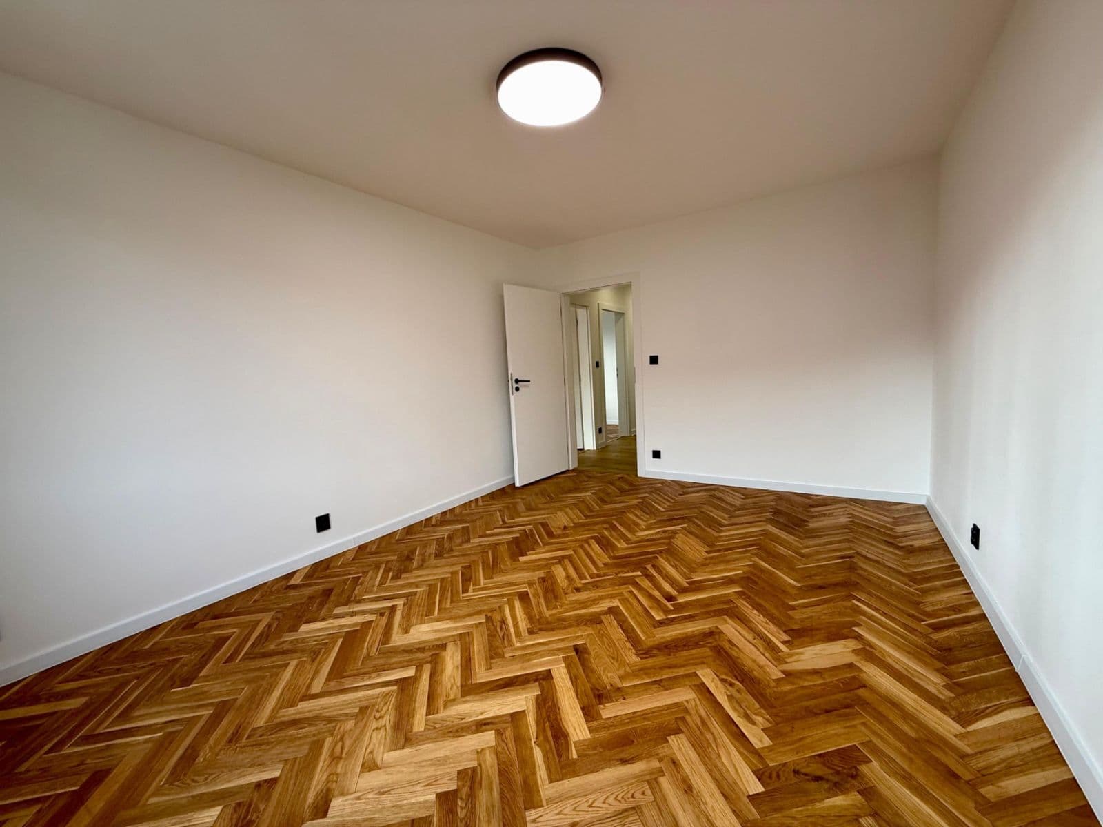 Prodej bytu 4+1 77 m², Modenská, Karlovy Vary, Karlovarský kraj Prodej bytu 4+1 77 m², Modenská, Karlovy Vary, Karlovarský kraj