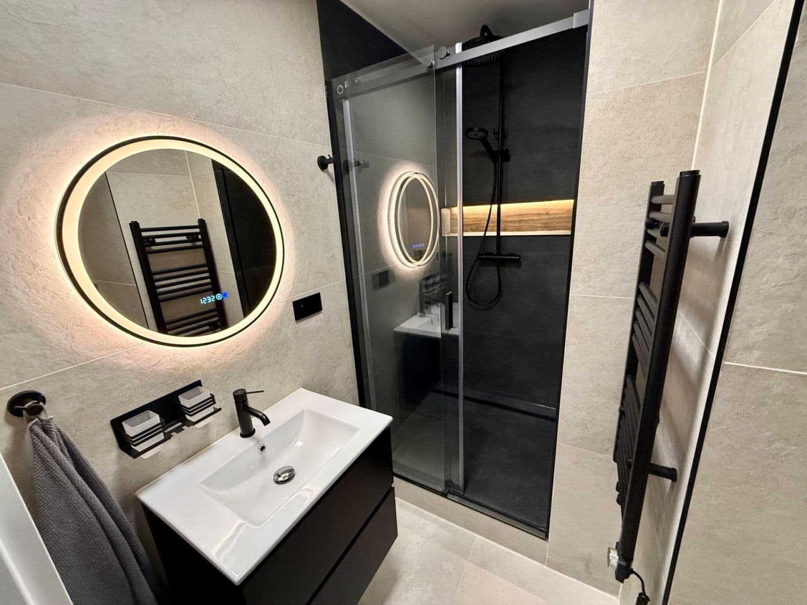 Prodej bytu 4+1 77 m², Modenská, Karlovy Vary, Karlovarský kraj Prodej bytu 4+1 77 m², Modenská, Karlovy Vary, Karlovarský kraj