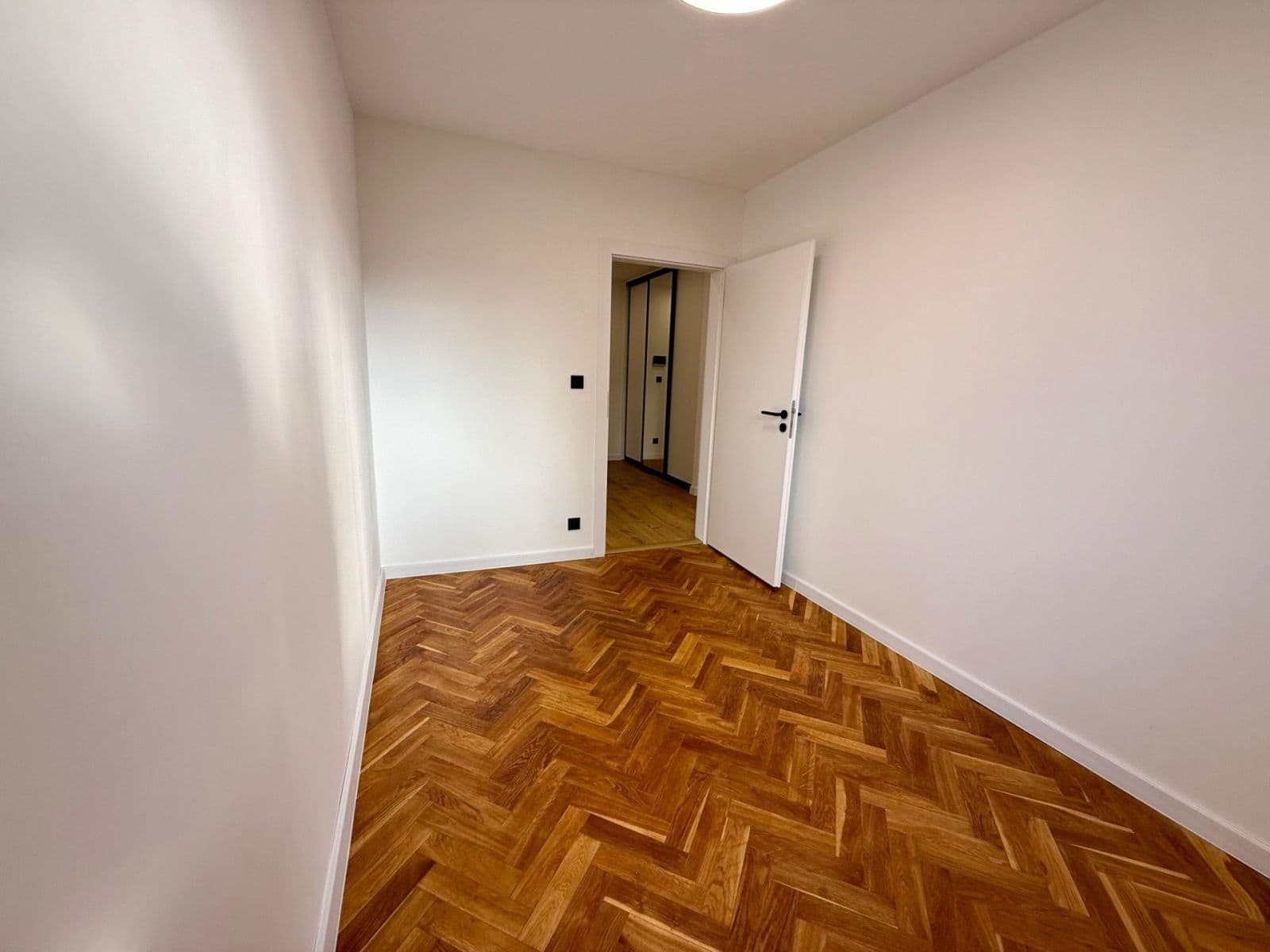 Prodej bytu 4+1 77 m², Modenská, Karlovy Vary, Karlovarský kraj Prodej bytu 4+1 77 m², Modenská, Karlovy Vary, Karlovarský kraj