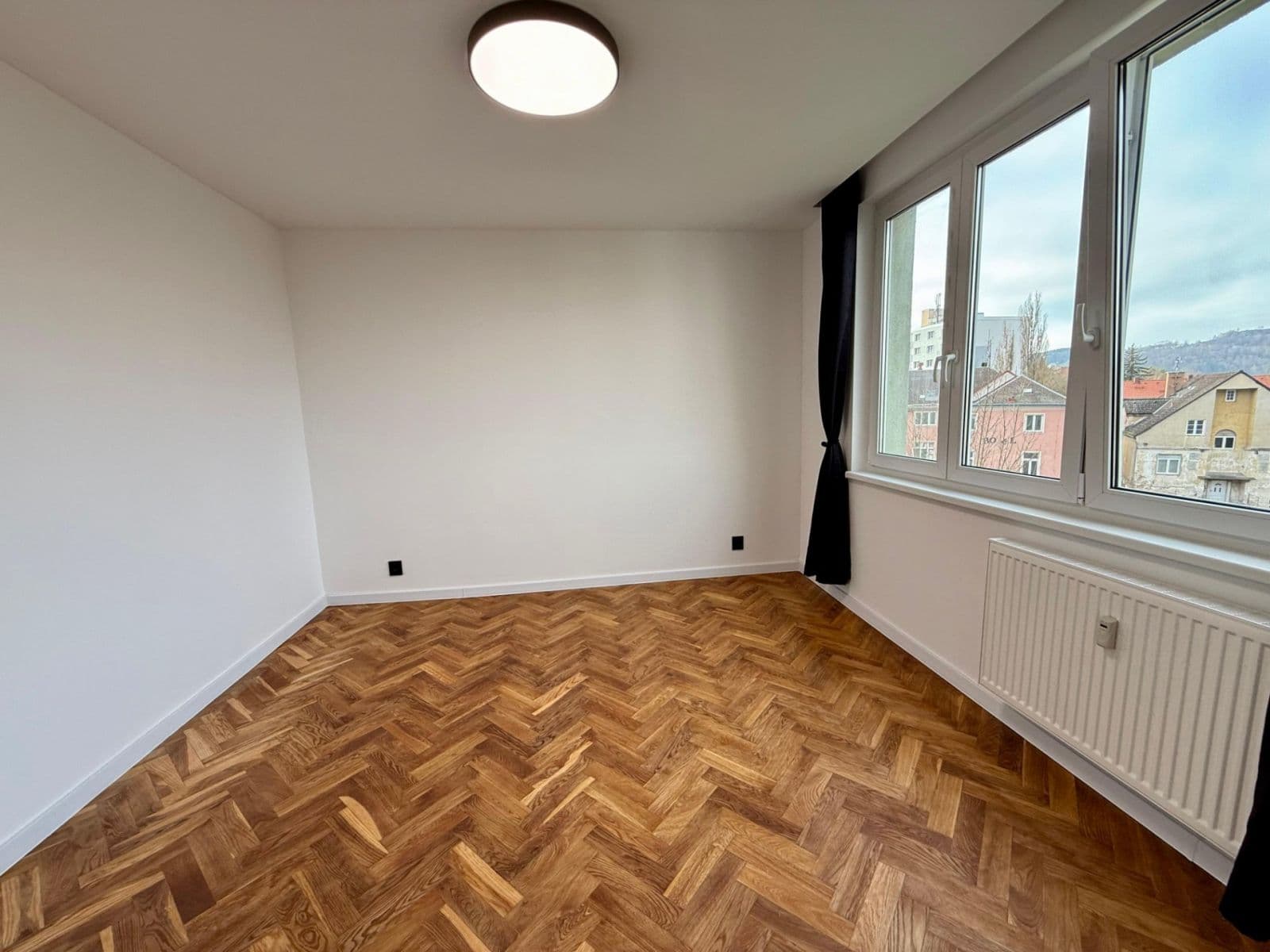 Prodej bytu 4+1 77 m², Modenská, Karlovy Vary, Karlovarský kraj Prodej bytu 4+1 77 m², Modenská, Karlovy Vary, Karlovarský kraj