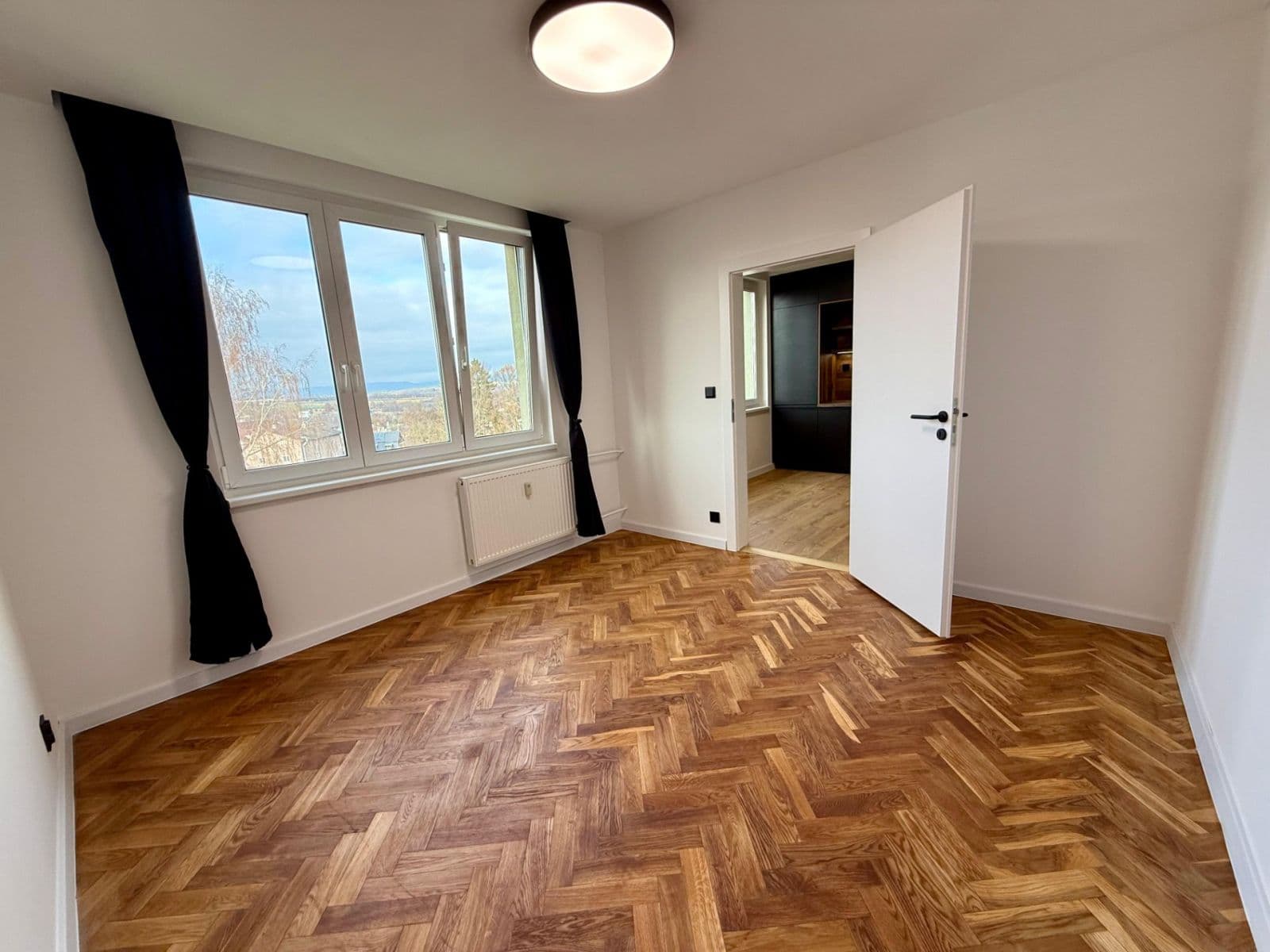 Prodej bytu 4+1 77 m², Modenská, Karlovy Vary, Karlovarský kraj Prodej bytu 4+1 77 m², Modenská, Karlovy Vary, Karlovarský kraj