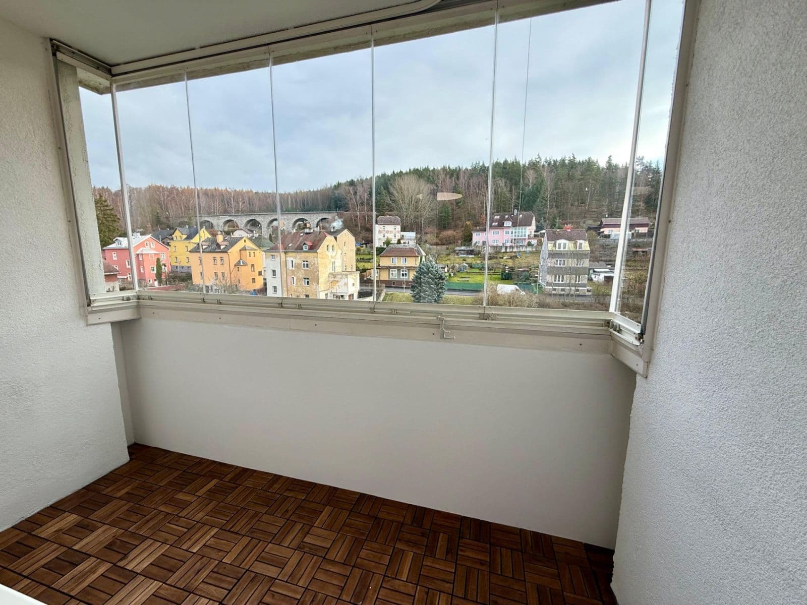 Prodej bytu 4+1 77 m², Modenská, Karlovy Vary, Karlovarský kraj Prodej bytu 4+1 77 m², Modenská, Karlovy Vary, Karlovarský kraj
