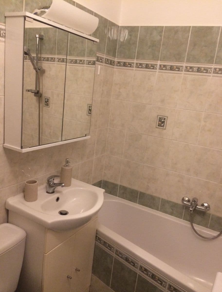 Prodej bytu 1+kk 25 m², Místecká, Praha, Praha Prodej bytu 1+kk 25 m², Místecká, Praha, Praha