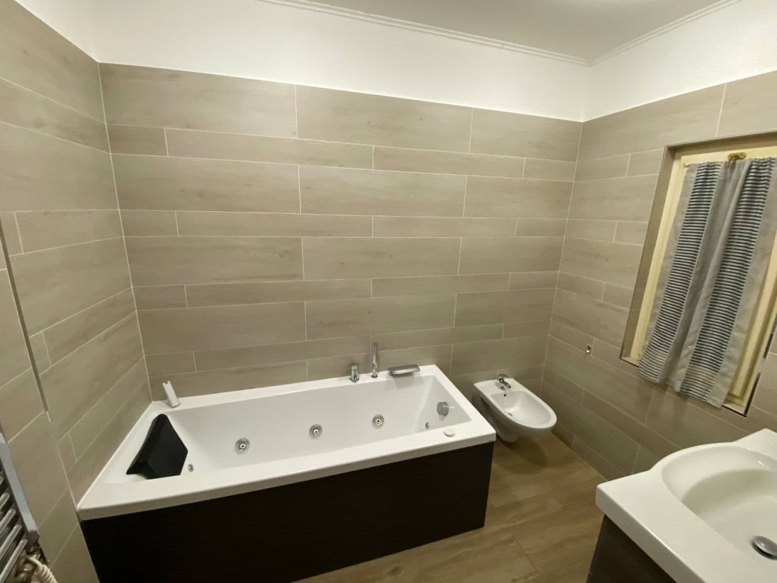 Pronájem bytu 2+1 58 m², Plzeňská, Praha, Praha Pronájem bytu 2+1 58 m², Plzeňská, Praha, Praha