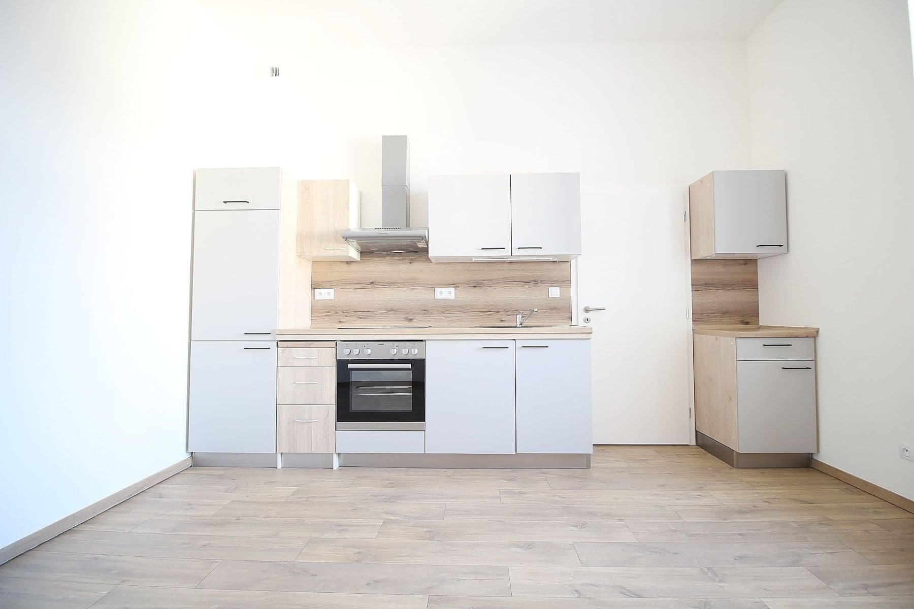 Pronájem bytu 2+kk 58 m², S. K. Neumanna, Kralupy nad Vltavou, Středočeský kraj Pronájem bytu 2+kk 58 m², S. K. Neumanna, Kralupy nad Vltavou, Středočeský kraj