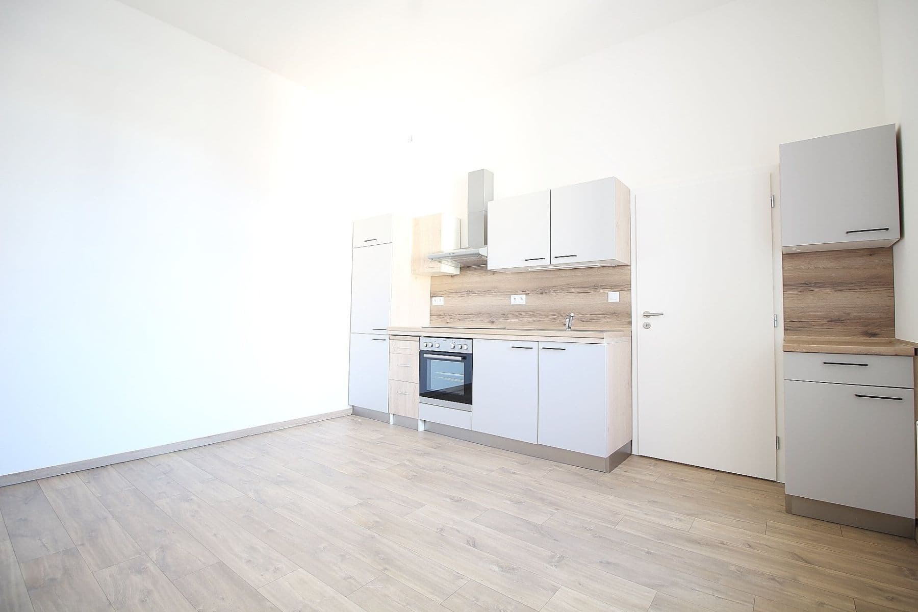 Pronájem bytu 2+kk 58 m², S. K. Neumanna, Kralupy nad Vltavou, Středočeský kraj Pronájem bytu 2+kk 58 m², S. K. Neumanna, Kralupy nad Vltavou, Středočeský kraj