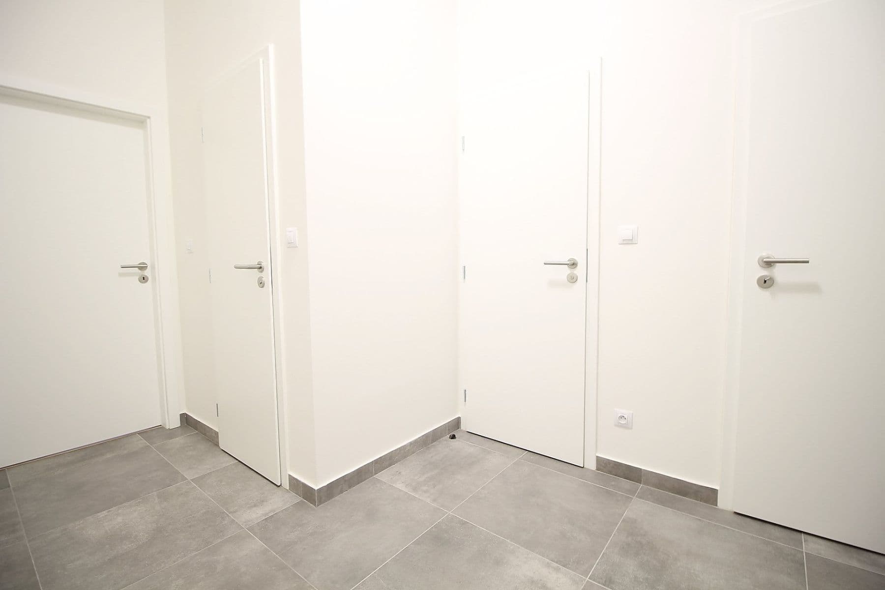 Pronájem bytu 2+kk 58 m², S. K. Neumanna, Kralupy nad Vltavou, Středočeský kraj Pronájem bytu 2+kk 58 m², S. K. Neumanna, Kralupy nad Vltavou, Středočeský kraj