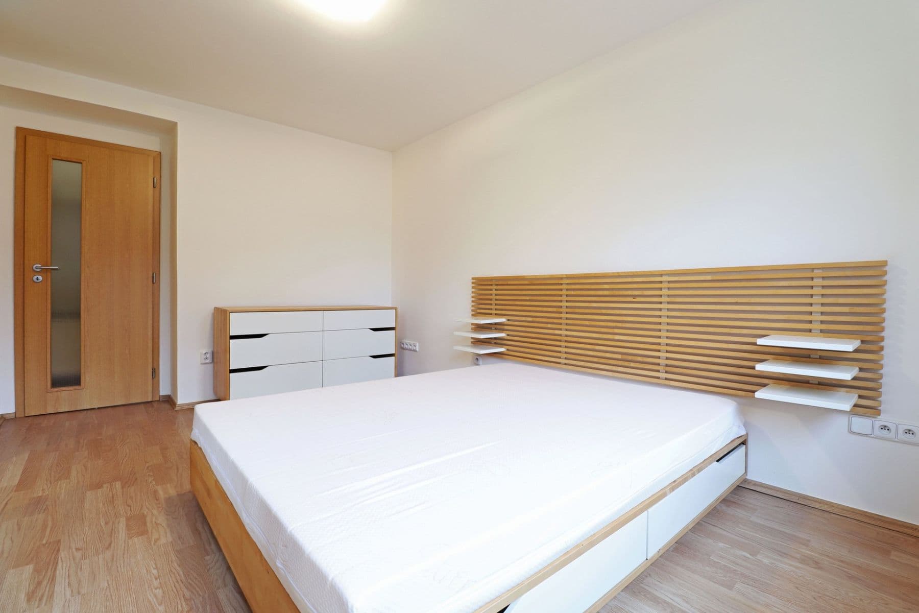 Pronájem bytu 2+kk 51 m², Unhošťská, Kladno, Středočeský kraj Pronájem bytu 2+kk 51 m², Unhošťská, Kladno, Středočeský kraj