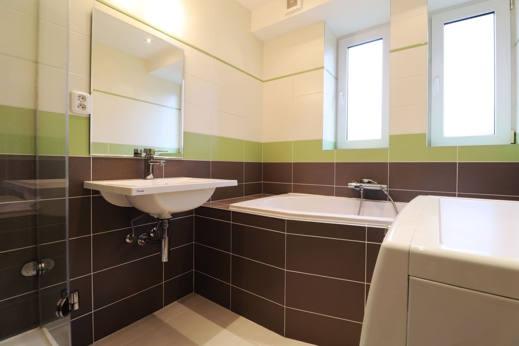 Pronájem bytu 2+kk 51 m², Unhošťská, Kladno, Středočeský kraj Pronájem bytu 2+kk 51 m², Unhošťská, Kladno, Středočeský kraj