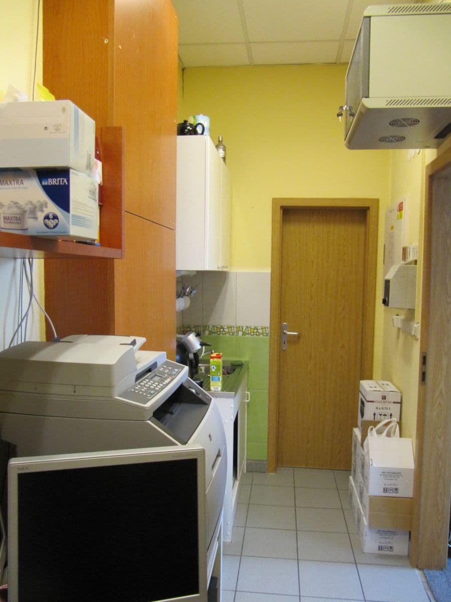 Pronájem kanceláře 48 m², Zadunajská cesta, Petržalka, Bratislavský kraj Pronájem kanceláře 48 m², Zadunajská cesta, Petržalka, Bratislavský kraj