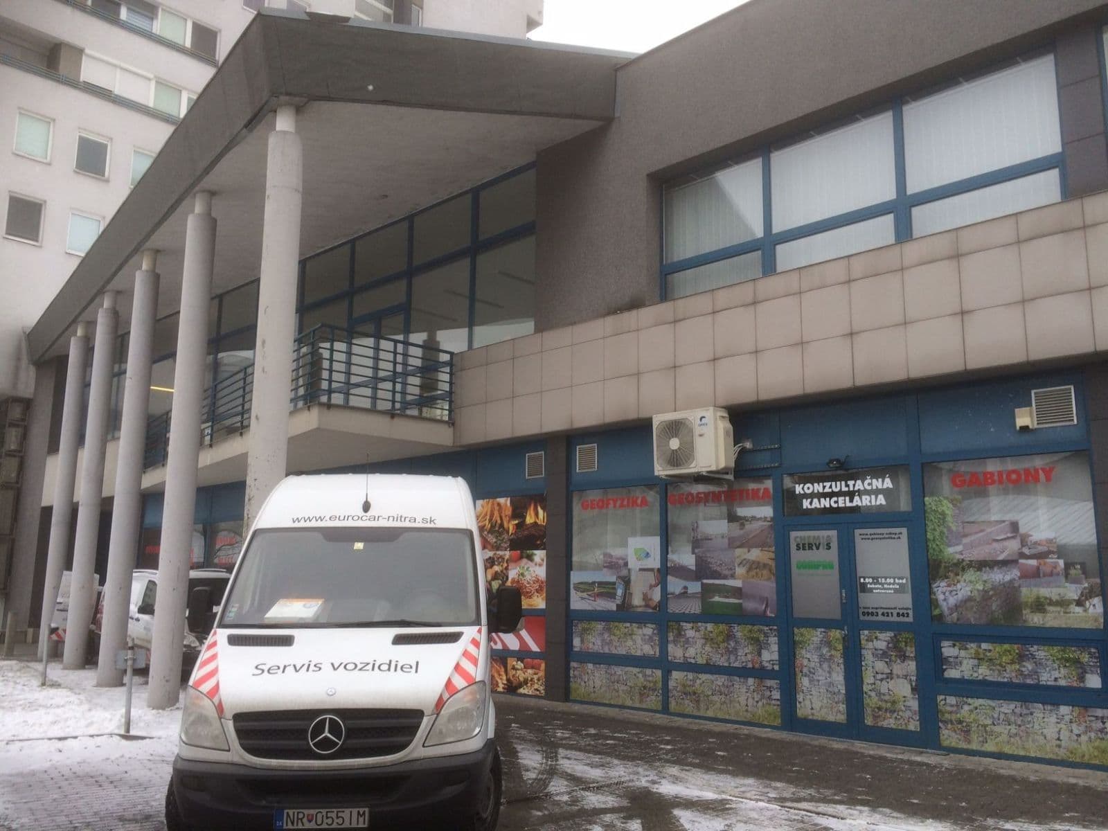 Pronájem kanceláře 48 m², Zadunajská cesta, Petržalka, Bratislavský kraj Pronájem kanceláře 48 m², Zadunajská cesta, Petržalka, Bratislavský kraj