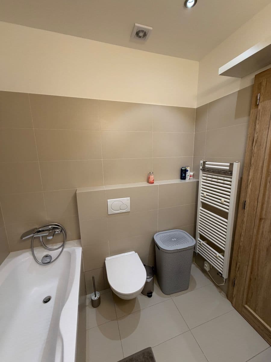 Prodej bytu 1+1 40 m², Bořivojova, Praha, Praha Prodej bytu 1+1 40 m², Bořivojova, Praha, Praha