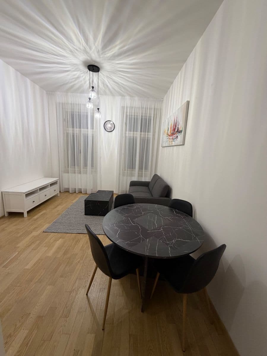 Prodej bytu 1+1 40 m², Bořivojova, Praha, Praha Prodej bytu 1+1 40 m², Bořivojova, Praha, Praha