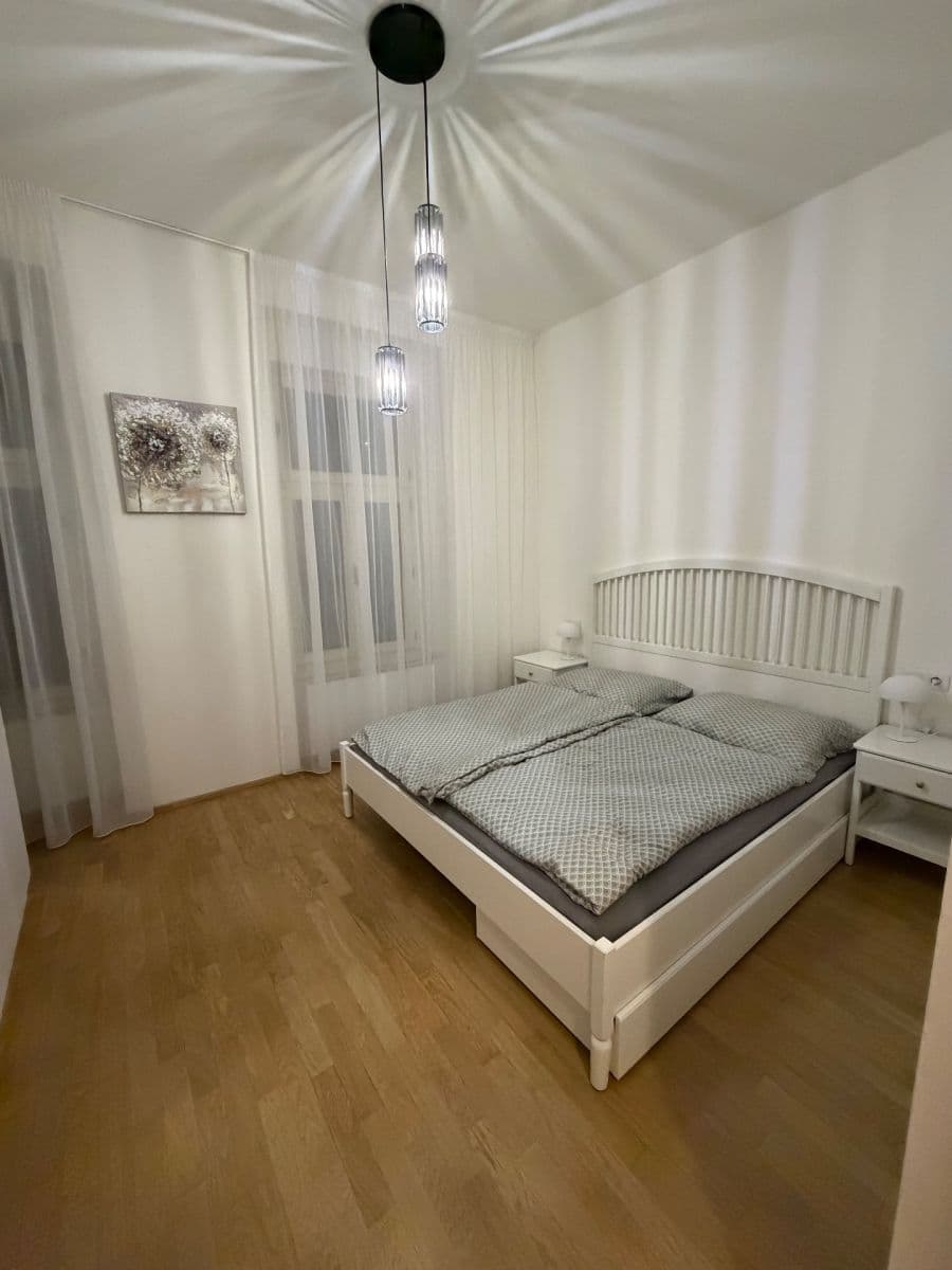 Prodej bytu 1+1 40 m², Bořivojova, Praha, Praha Prodej bytu 1+1 40 m², Bořivojova, Praha, Praha