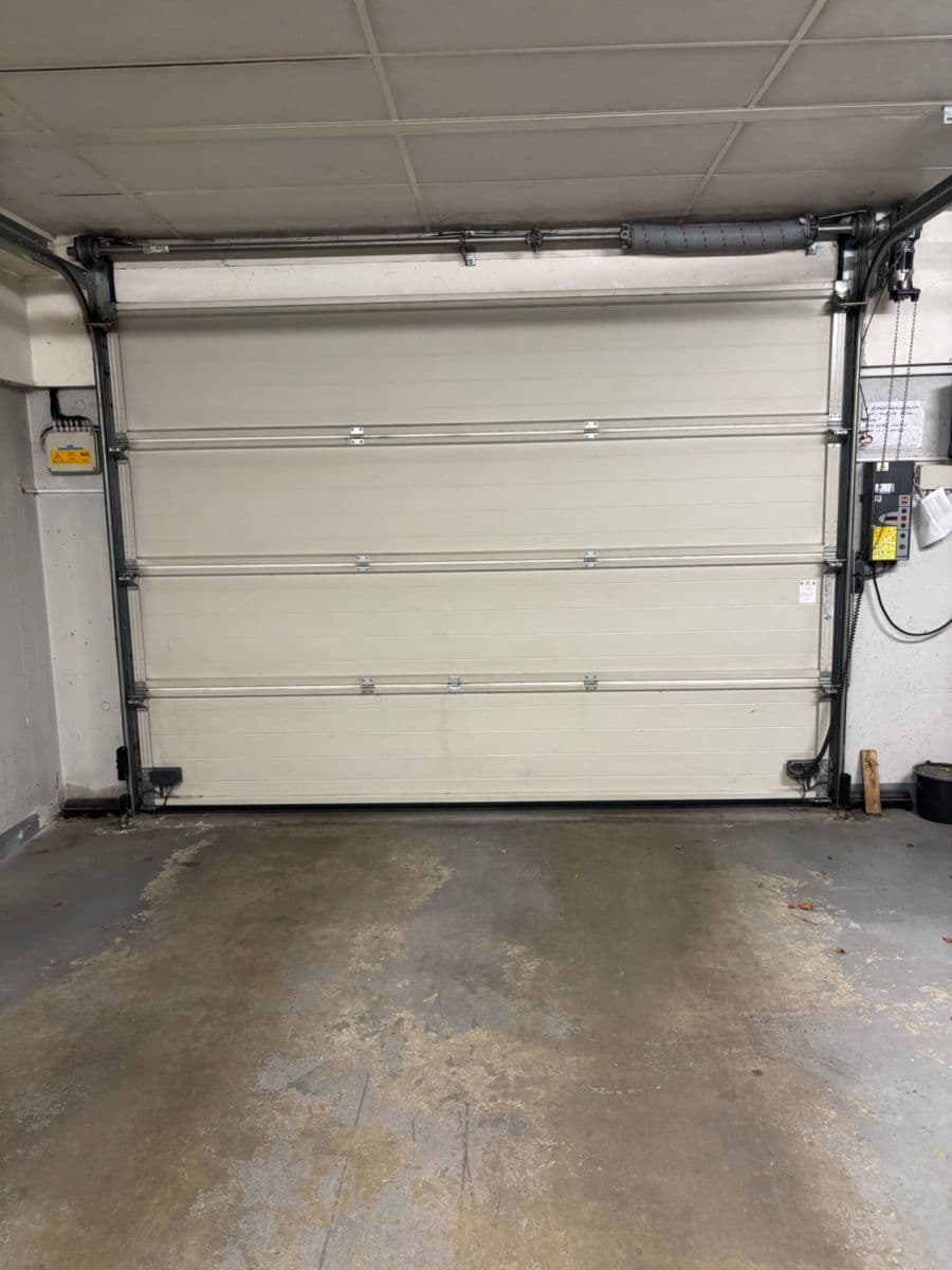 Pronájem garáže 12 m², Pod Nouzovem, Praha, Praha Pronájem garáže 12 m², Pod Nouzovem, Praha, Praha