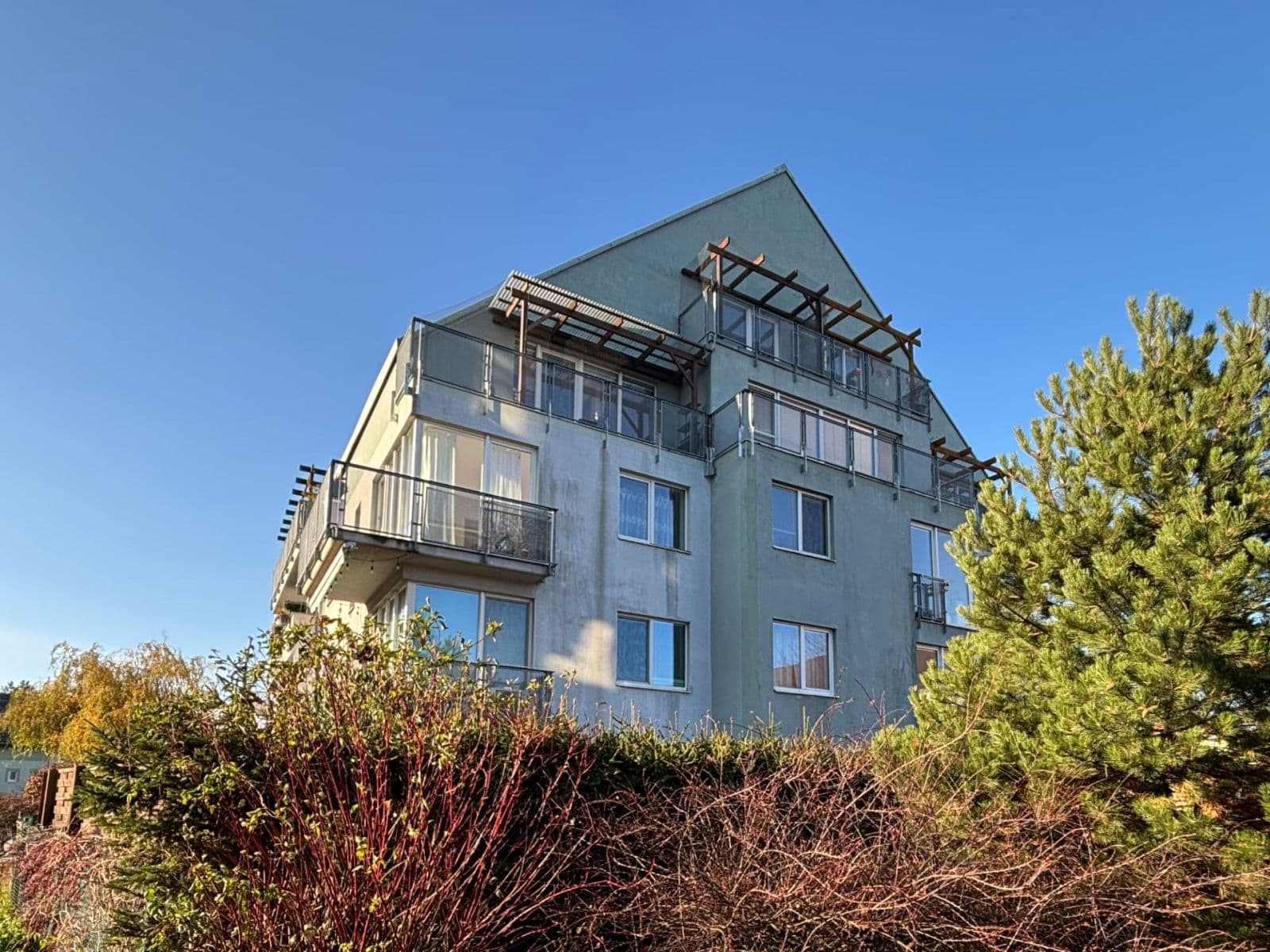 Pronájem garáže 12 m², Pod Nouzovem, Praha, Praha Pronájem garáže 12 m², Pod Nouzovem, Praha, Praha