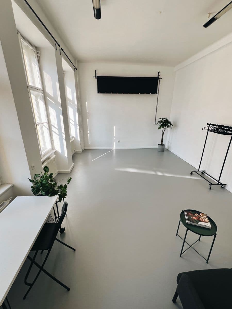 Pronájem nebytového prostoru 28 m², Holečkova, Praha, Praha Pronájem nebytového prostoru 28 m², Holečkova, Praha, Praha