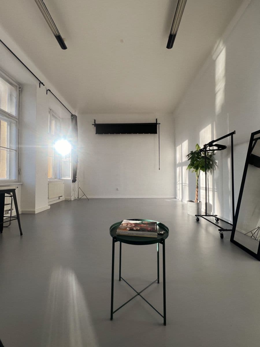 Pronájem nebytového prostoru 28 m², Holečkova, Praha, Praha Pronájem nebytového prostoru 28 m², Holečkova, Praha, Praha