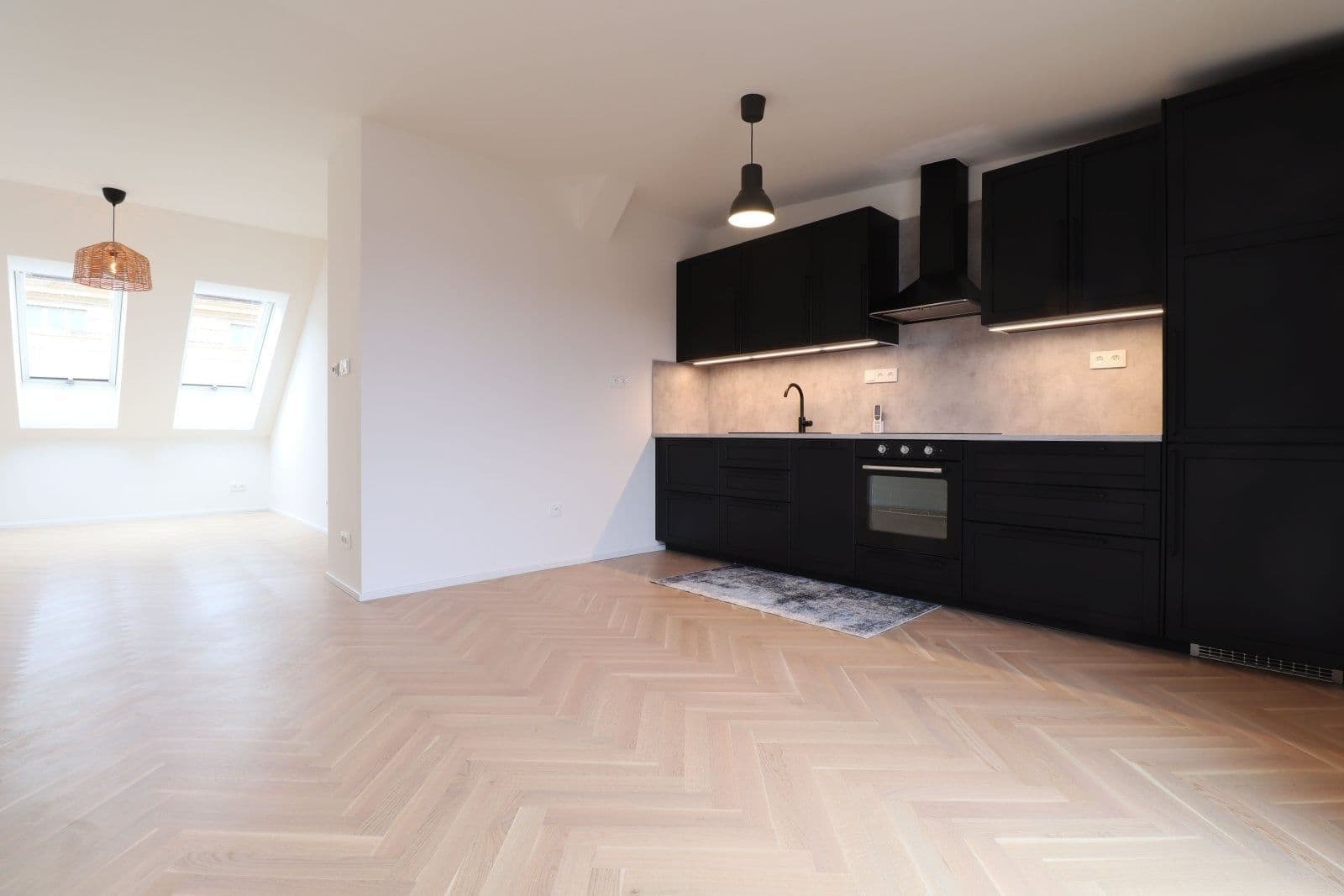 Pronájem bytu 2+kk 75 m², Křižíkova, Praha, Praha Pronájem bytu 2+kk 75 m², Křižíkova, Praha, Praha
