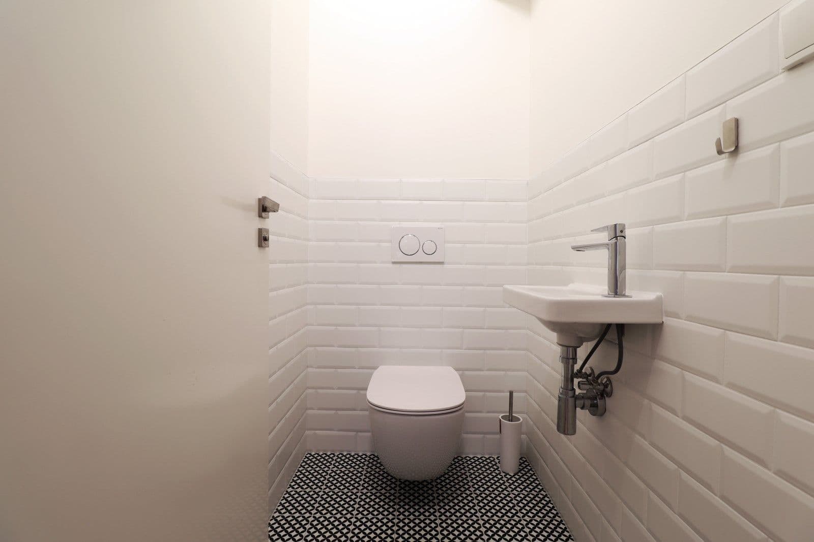 Pronájem bytu 2+kk 75 m², Křižíkova, Praha, Praha Pronájem bytu 2+kk 75 m², Křižíkova, Praha, Praha