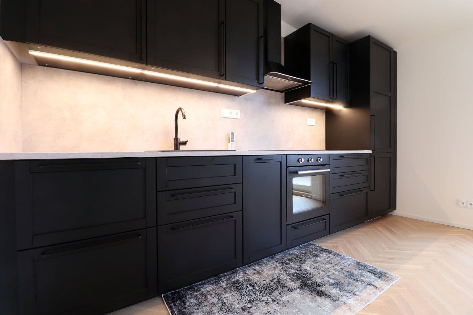 Pronájem bytu 2+kk 75 m², Křižíkova, Praha, Praha Pronájem bytu 2+kk 75 m², Křižíkova, Praha, Praha