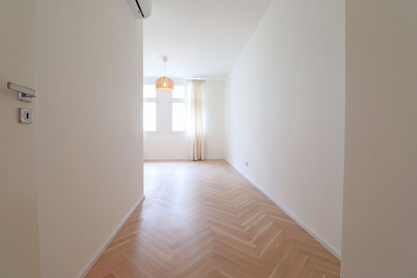 Pronájem bytu 2+kk 75 m², Křižíkova, Praha, Praha Pronájem bytu 2+kk 75 m², Křižíkova, Praha, Praha