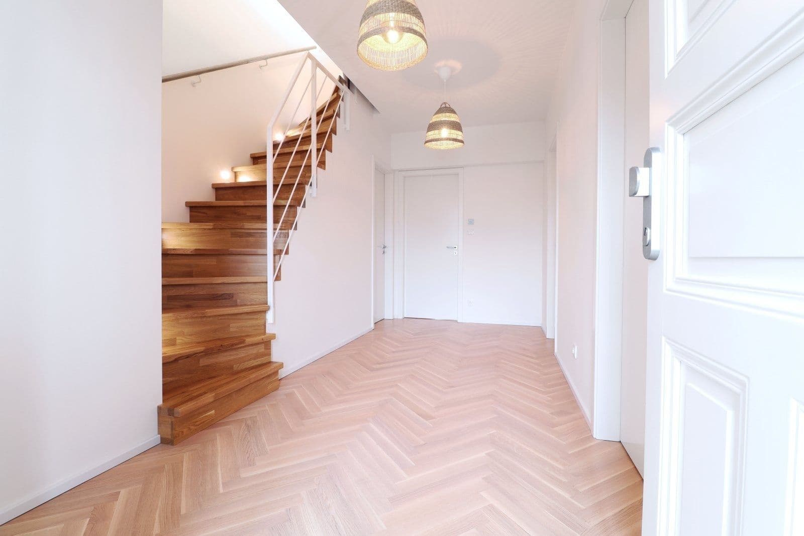 Pronájem bytu 2+kk 75 m², Křižíkova, Praha, Praha Pronájem bytu 2+kk 75 m², Křižíkova, Praha, Praha