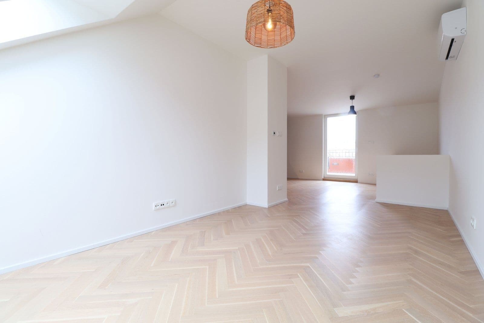 Pronájem bytu 2+kk 75 m², Křižíkova, Praha, Praha Pronájem bytu 2+kk 75 m², Křižíkova, Praha, Praha