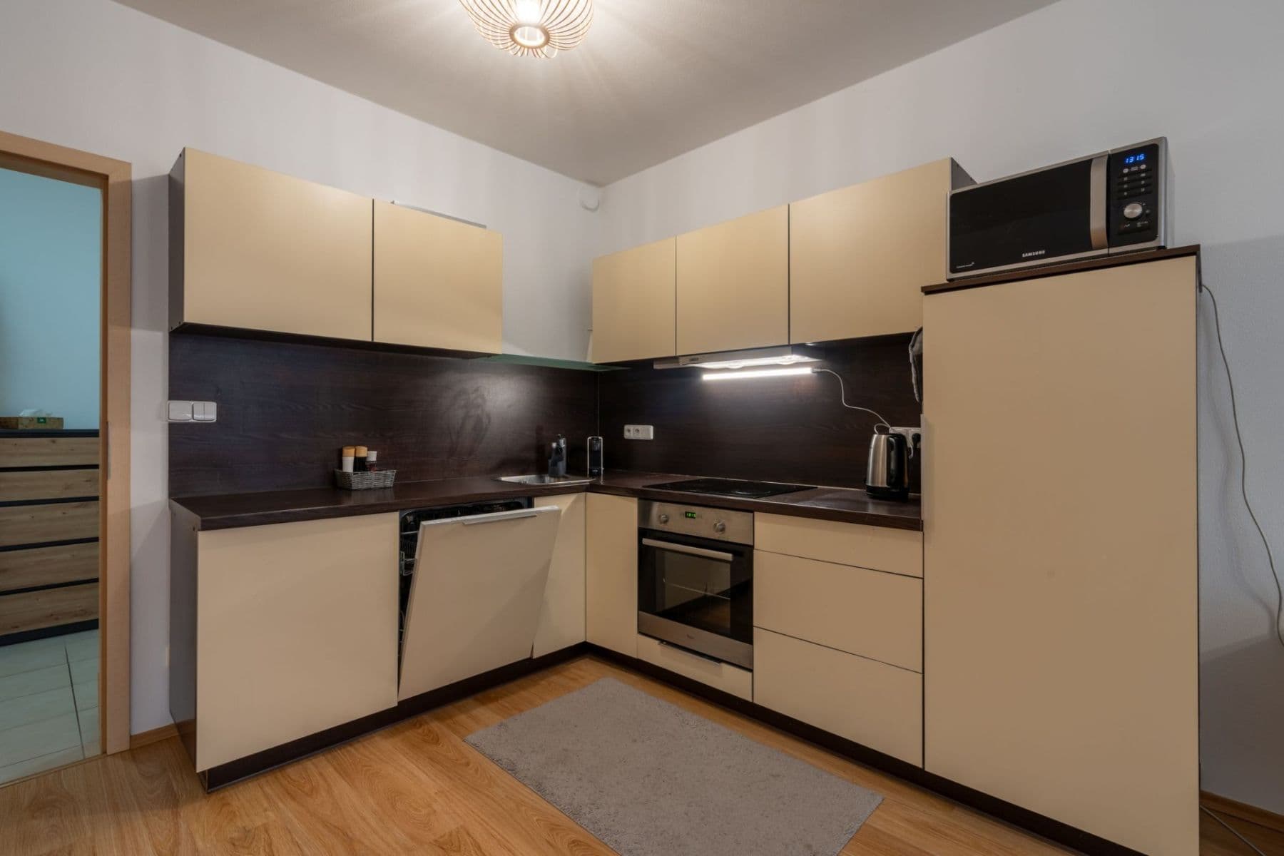 Pronájem bytu 2+kk 77 m², Zelinova, Zlín, Zlínský kraj Pronájem bytu 2+kk 77 m², Zelinova, Zlín, Zlínský kraj