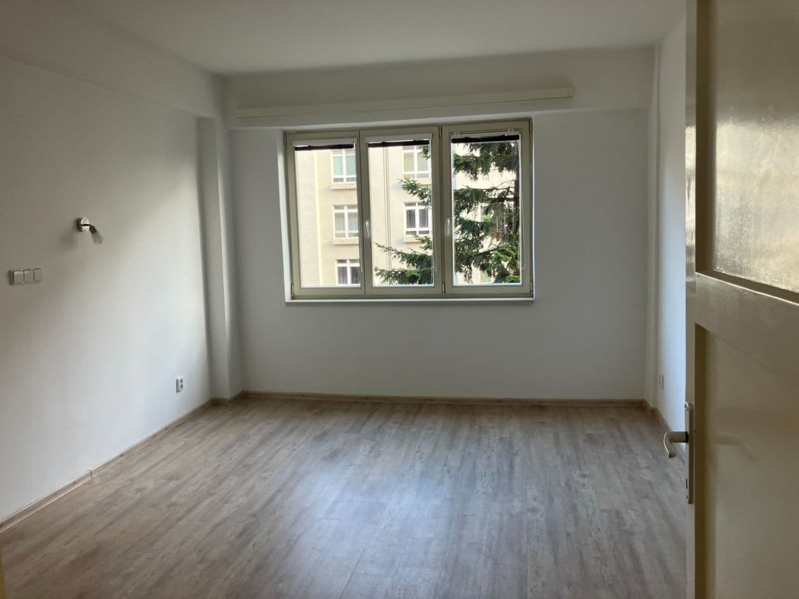 Pronájem bytu 3+1 72 m², Lvovská, Praha, Praha Pronájem bytu 3+1 72 m², Lvovská, Praha, Praha