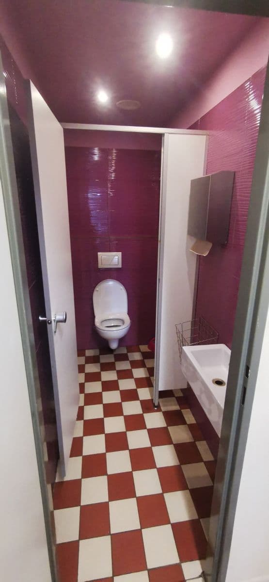 Pronájem nebytového prostoru 65 m², Kpt. Nálepky, Tábor, Jihočeský kraj Pronájem nebytového prostoru 65 m², Kpt. Nálepky, Tábor, Jihočeský kraj