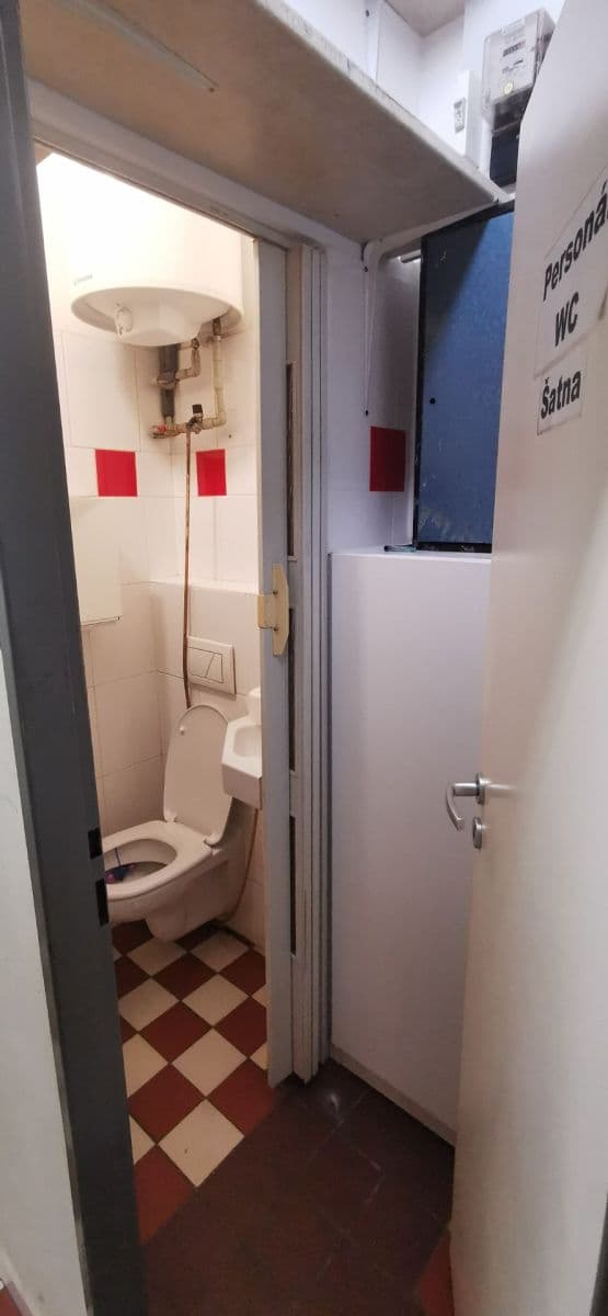 Pronájem nebytového prostoru 65 m², Kpt. Nálepky, Tábor, Jihočeský kraj Pronájem nebytového prostoru 65 m², Kpt. Nálepky, Tábor, Jihočeský kraj