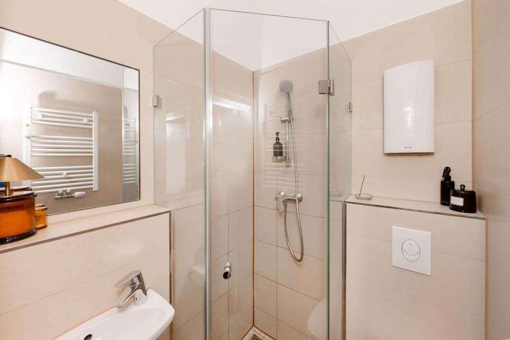 Prodej bytu 1+1 37 m², Kloedenstr. 4, Berlin, Berlín Prodej bytu 1+1 37 m², Kloedenstr. 4, Berlin, Berlín