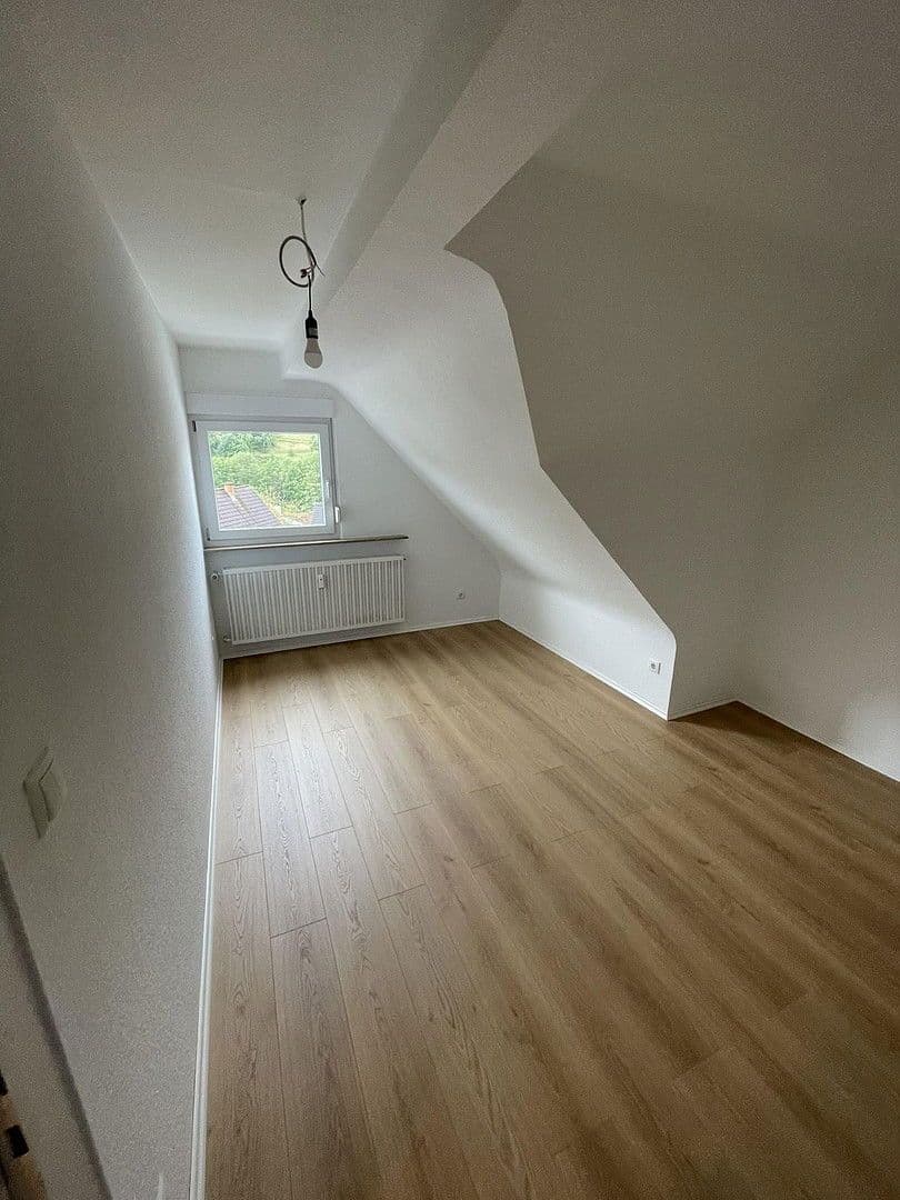 Pronájem bytu 4+1 70 m², Wingertweg 5, Leidersbach, Bavorsko Pronájem bytu 4+1 70 m², Wingertweg 5, Leidersbach, Bavorsko
