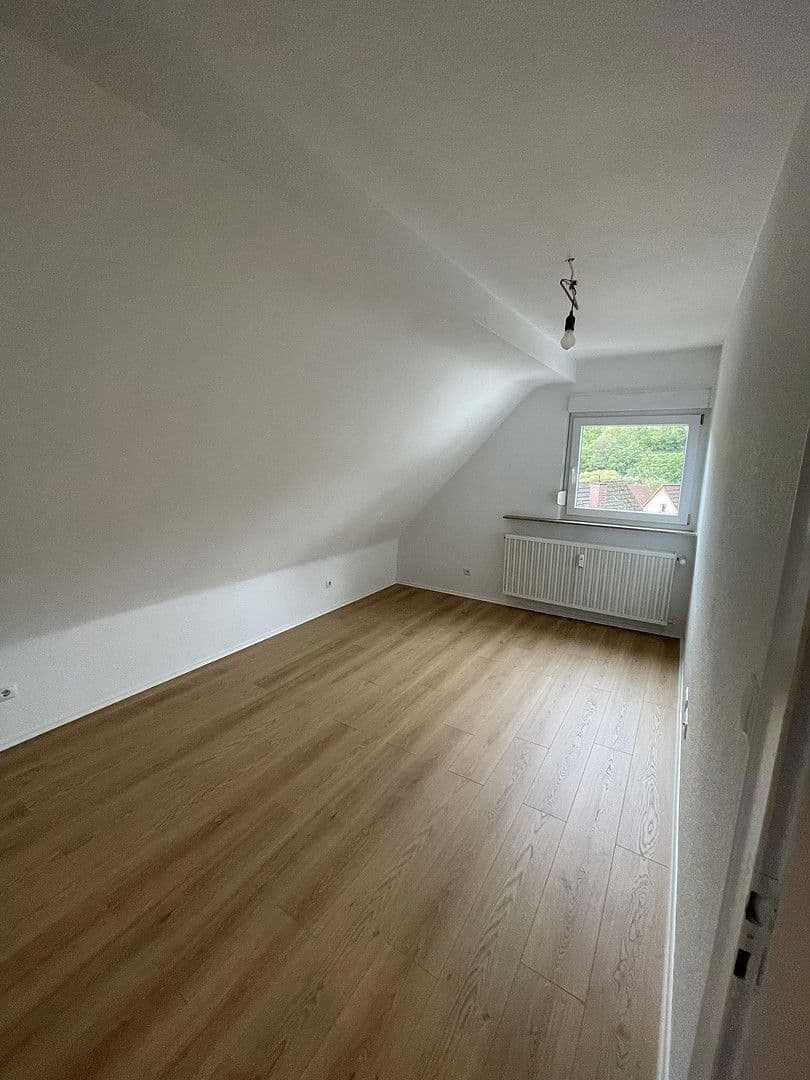 Pronájem bytu 4+1 70 m², Wingertweg 5, Leidersbach, Bavorsko Pronájem bytu 4+1 70 m², Wingertweg 5, Leidersbach, Bavorsko