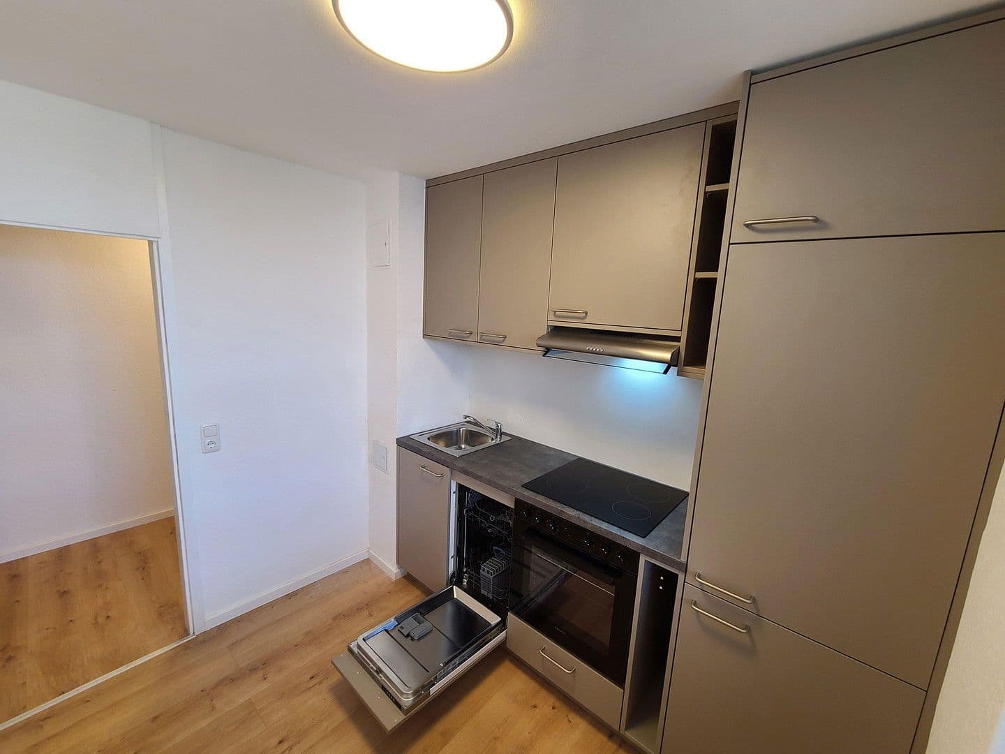 Pronájem bytu 2+kk 73 m², Siemensstraße 10, Darmstadt, Hessen Pronájem bytu 2+kk 73 m², Siemensstraße 10, Darmstadt, Hessen